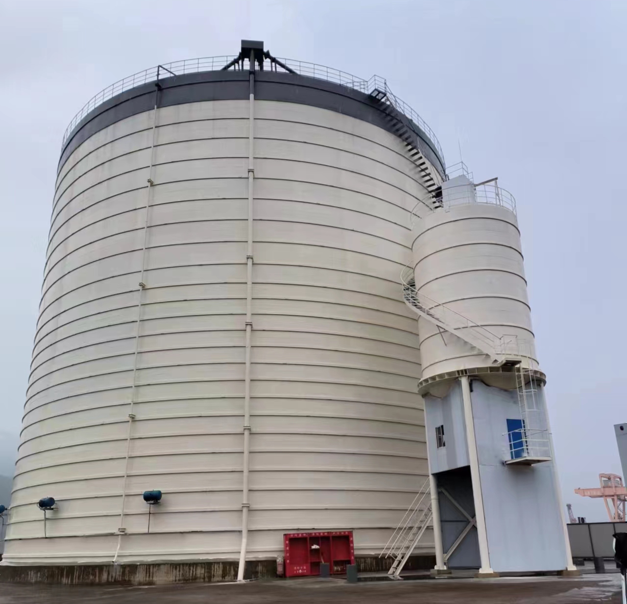 双湖10万吨水泥钢板库